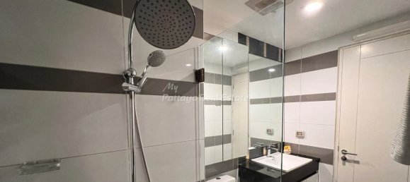 2 bedrooms Condo in Pattaya, Thailand No. 22942 4