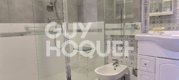 2 bedrooms Apartment in Maurepas, France No. 187282 4