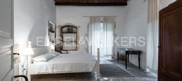 4 bedrooms Building in Noto, Italy No. 125662 4