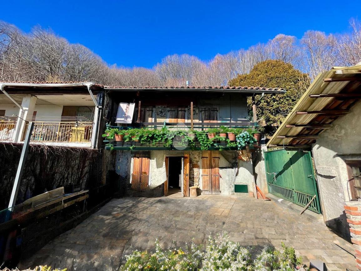 3-Zimmer Haus in Castellamonte, Italy, Nr. 23640