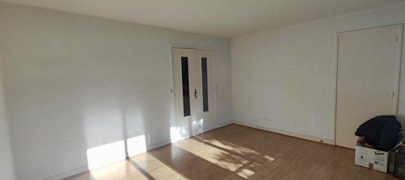 2 bedrooms Apartment in Asnieres-sur-Seine, France No. 189180 3