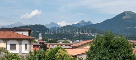 Квартира с 6 комнатами в Эрба, Италия № 278990 11