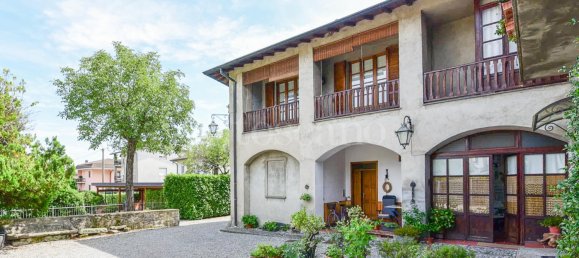 Квартира с 6 комнатами в Эрба, Италия № 278990 3