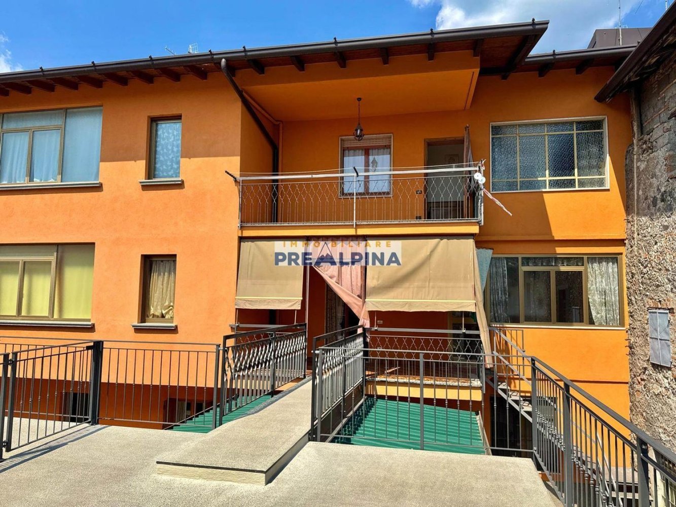 5 rooms House in Casnigo, Italy No. 308917