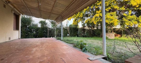 3 bedrooms Apartment in Pisa, Italy No. 112555 3