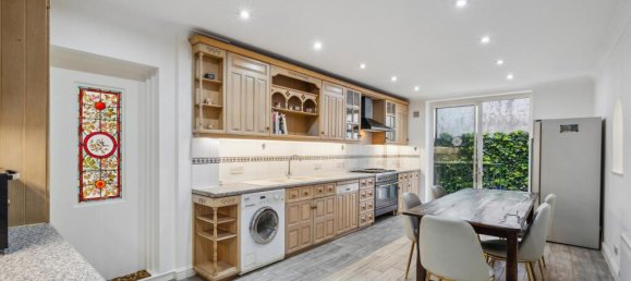 2 bedrooms Apartment in London, United Kingdom No. 7024 6