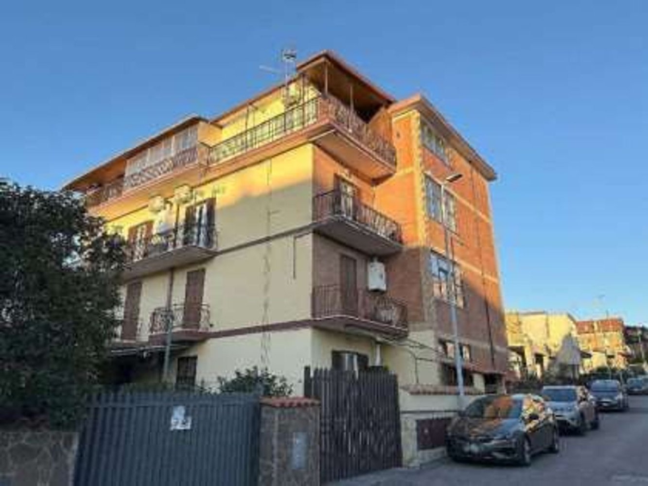 3 rooms Apartment in Rome, Italy No. 189944