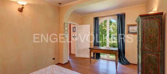 5 rooms Villa in Erba, Italy No. 6145 16