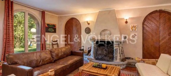 5 rooms Villa in Erba, Italy No. 6145 4