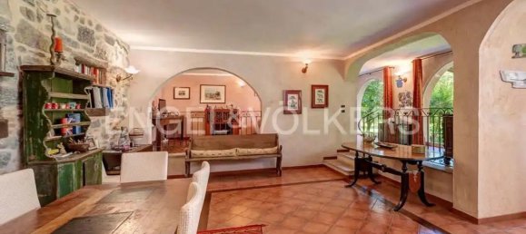 5 rooms Villa in Erba, Italy No. 6145 8