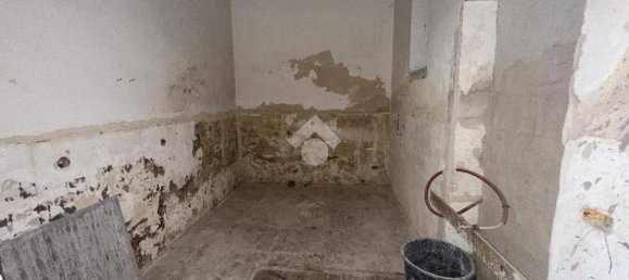 45m² Commercial property in Bari, Italy No. 311409 9