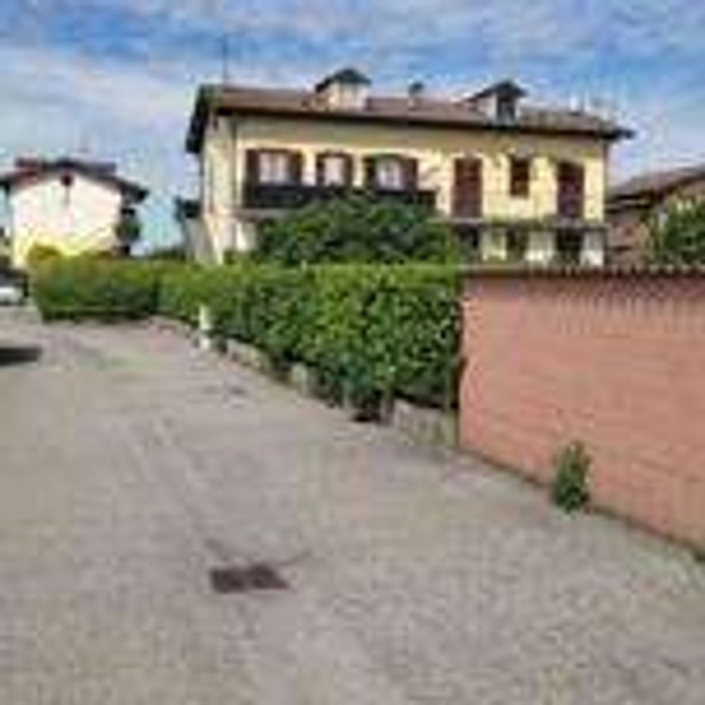 Дуплекс с 4 комнатами в Чилавенья, Италия № 185281