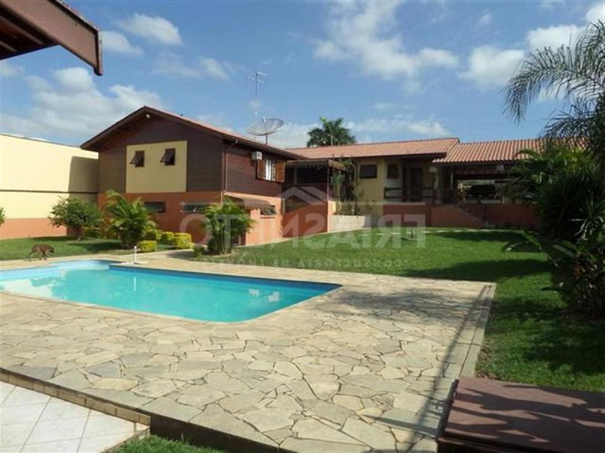 Casa de 4 dormitorios en Sao Paulo, Brazil No. 566946