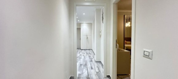 Apartamento de 3 habitaciónes en Casoria, Italy No. 11147 5