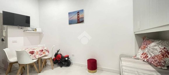 1 bedroom Apartment in Naples, Italy No. 33977 7