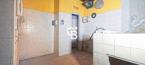 70m² Commercial property in Viterbo, Italy No. 281223 8