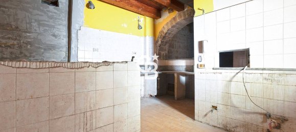 70m² Commercial property in Viterbo, Italy No. 281223 10