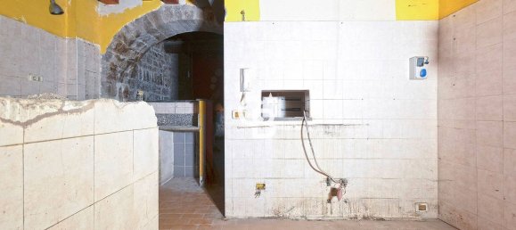 70m² Commercial property in Viterbo, Italy No. 281223 11