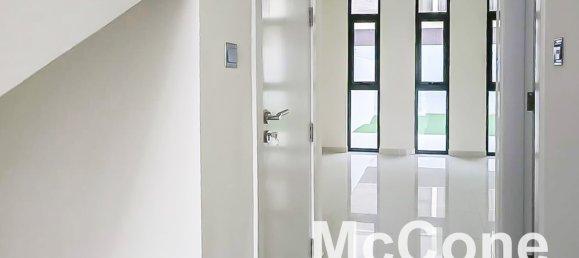 6 bedrooms Villa in Dubai, UAE No. 30661 11