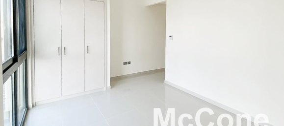 6 bedrooms Villa in Dubai, UAE No. 30661 5