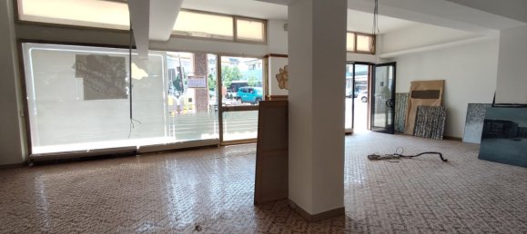 Gewerbliche Immobilie in Belluno, Italy 90m², Nr. 277351 5