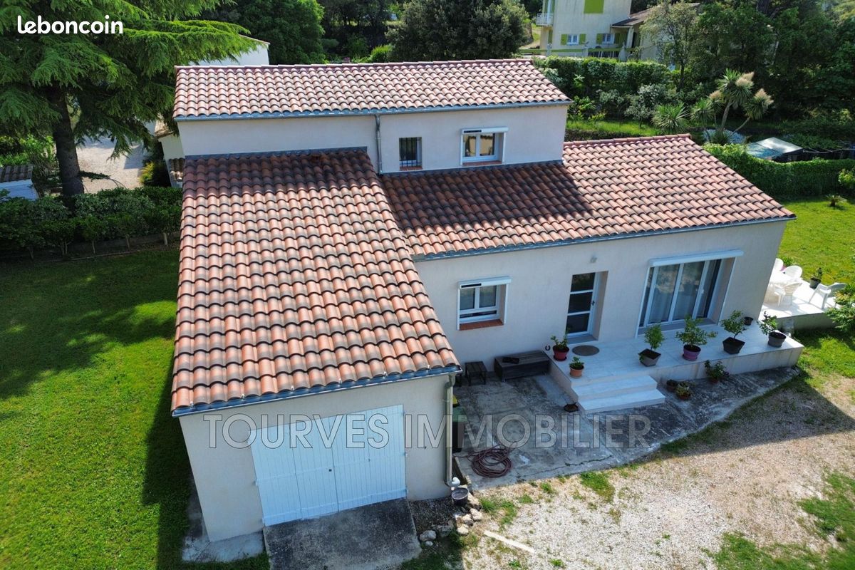 Вилла с 3 спальнями в Турв, Франция № 342402