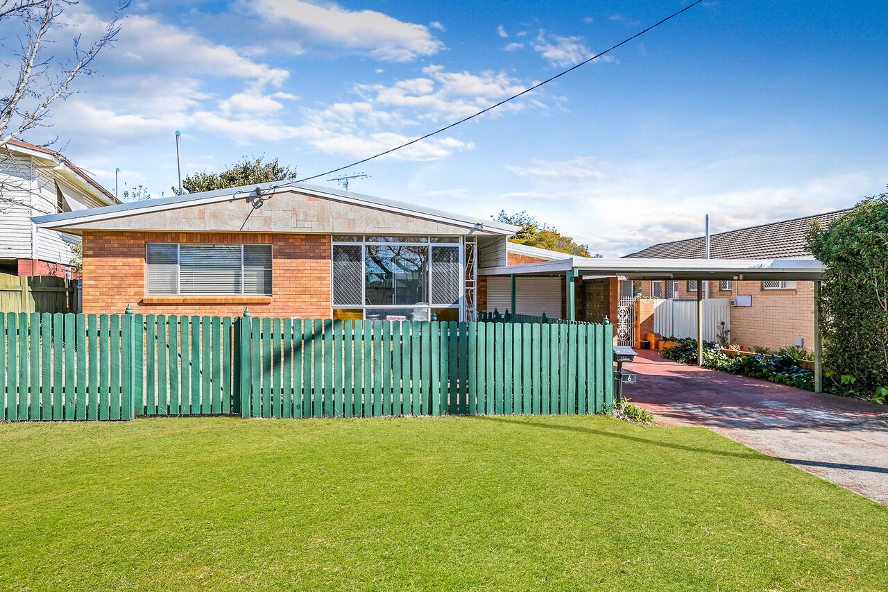 3 bedrooms House in Centenary Heights, Australia No. 1183