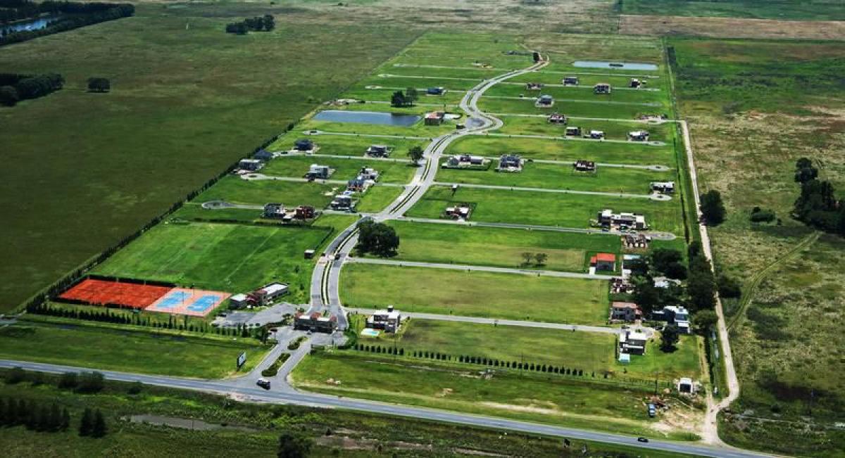  Land in Esteban Echeverria, Argentina No. 41571