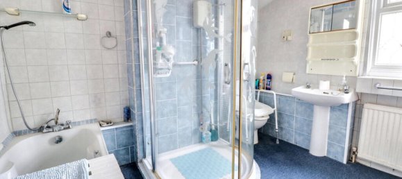 2 bedrooms Commercial property in Romford, United Kingdom No. 4820 8