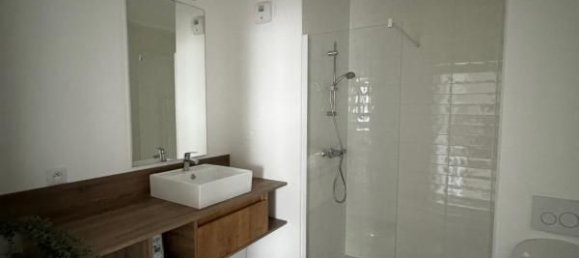 Apartamento de 3 habitaciónes en Orleans, France No. 61063 7