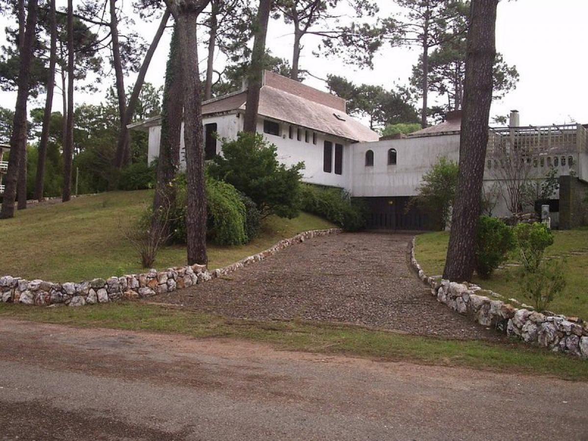 4 bedrooms House in Maldonado, Uruguay No. 11528