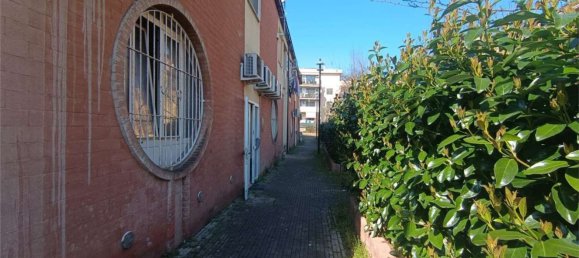 63m² Commercial property in Benevento, Italy No. 303759 48