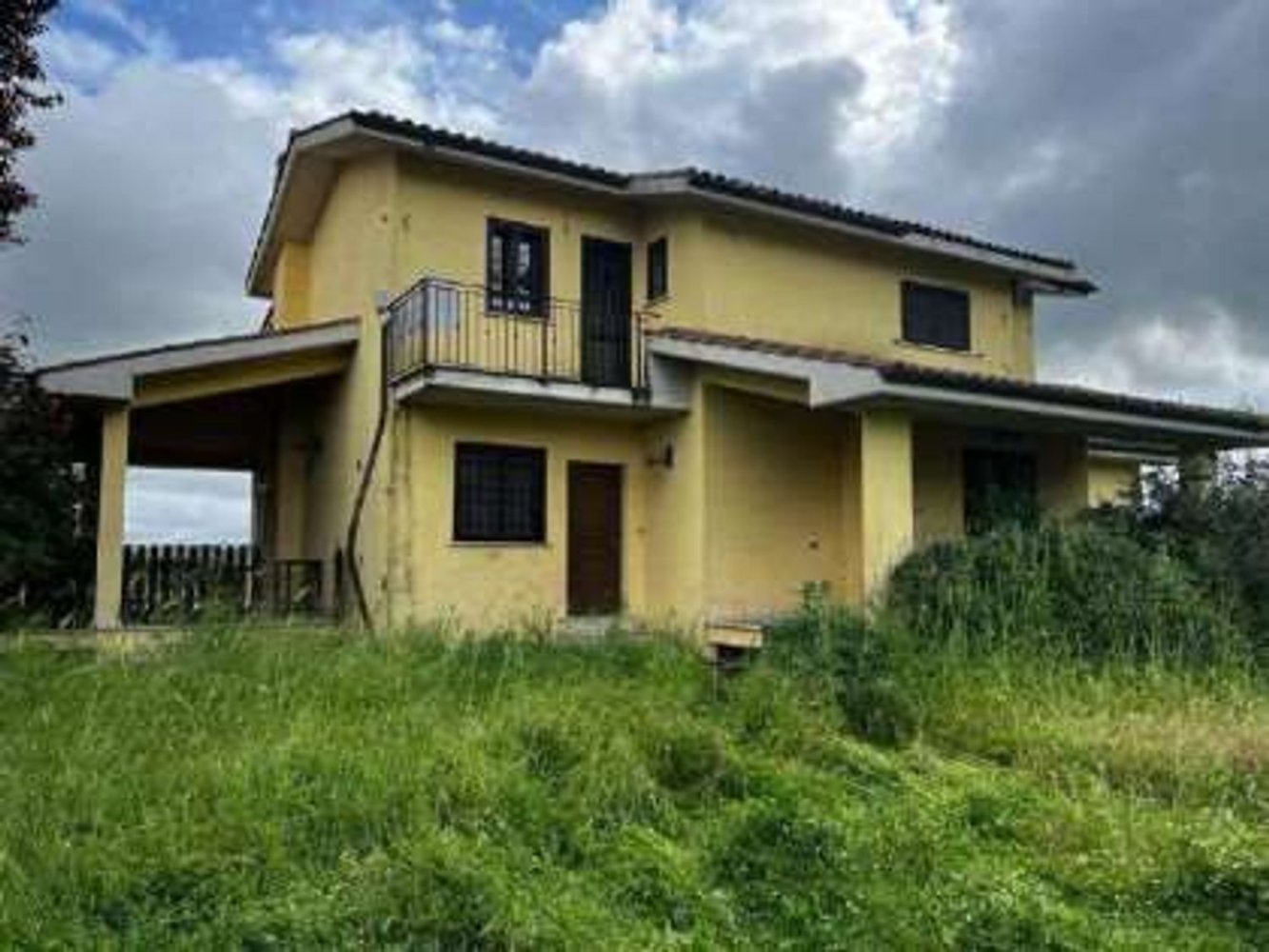 15 rooms Apartment in Rignano Flaminio, Italy No. 95206