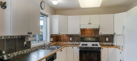 2 bedrooms House in British Columbia, Canada No. 1195 8