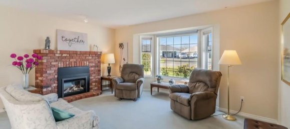 2 bedrooms House in British Columbia, Canada No. 1195 2