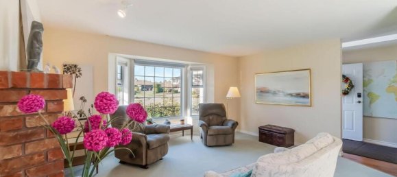 2 bedrooms House in British Columbia, Canada No. 1195 4