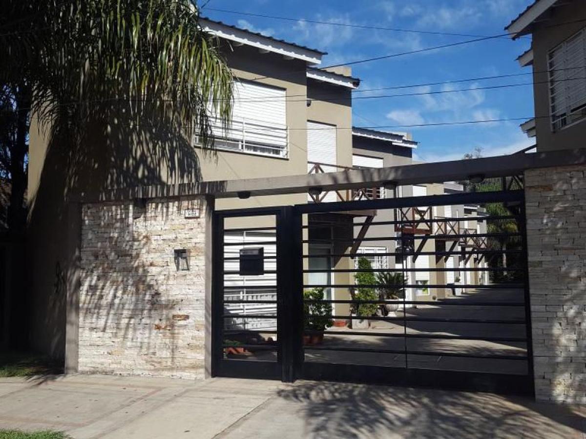 2 bedrooms House in Tres de Febrero, Argentina No. 2993