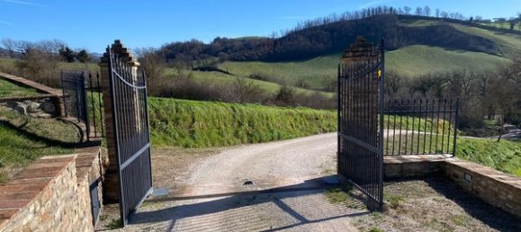 8-salle Maison à Urbania, Italy No. 148152 10