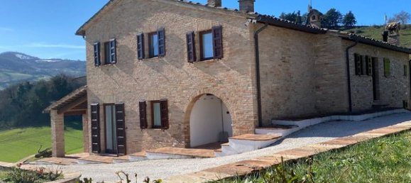 8-salle Maison à Urbania, Italy No. 148152 3