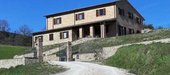 8-salle Maison à Urbania, Italy No. 148152 4