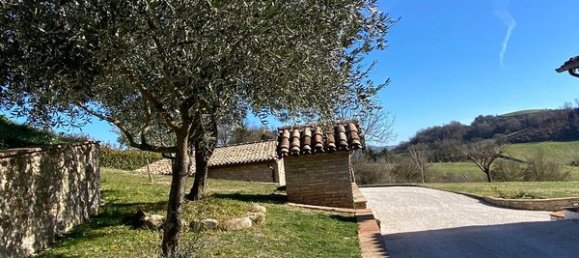 8-salle Maison à Urbania, Italy No. 148152 17