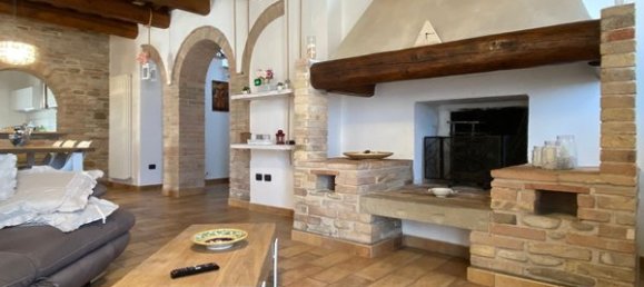 8-salle Maison à Urbania, Italy No. 148152 37