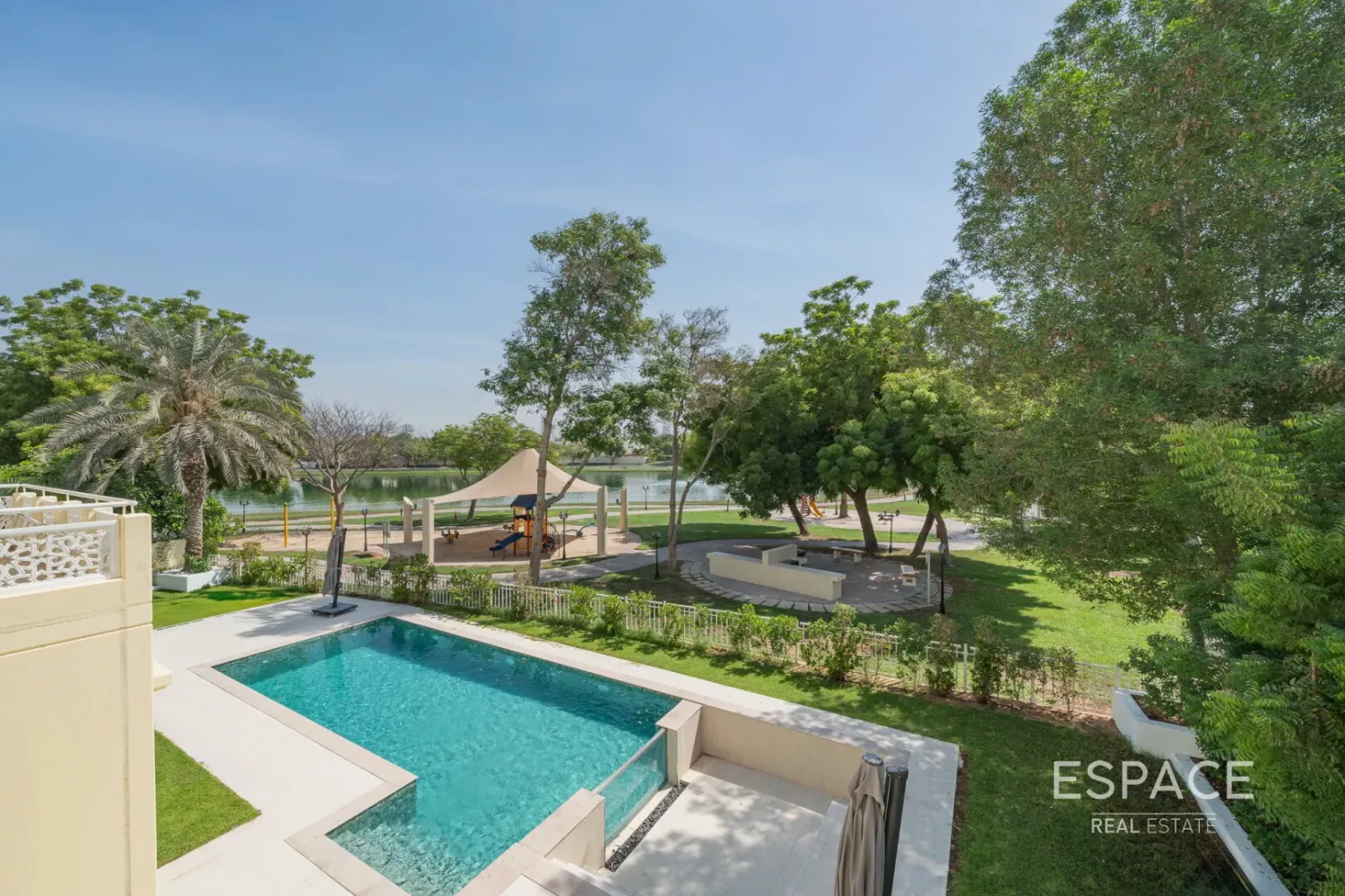 4 Schlafzimmer Villa in Meadows, UAE, Nr. 105876