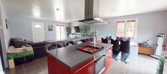 3 bedrooms House in Louhans, France No. 339747 3