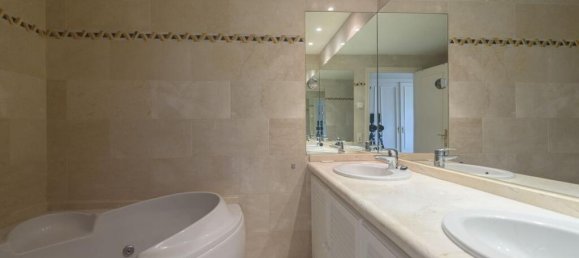 2 bedrooms Apartment in Marbella, Spain No. 183235 10