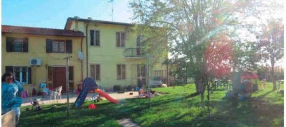 6 rooms Apartment in Melara, Italy No. 54425 3