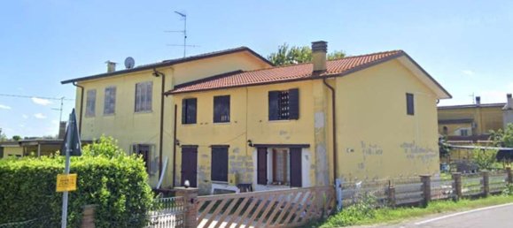 6 rooms Apartment in Melara, Italy No. 54425 2