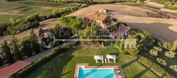 Casa de 20 habitaciónes en Montepulciano, Italy No. 230378 4