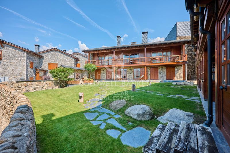 Adosado de 4 dormitorios en Gerona, Spain No. 84114