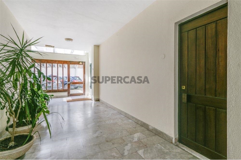 362m² Office in Cascais, Portugal No. 289547